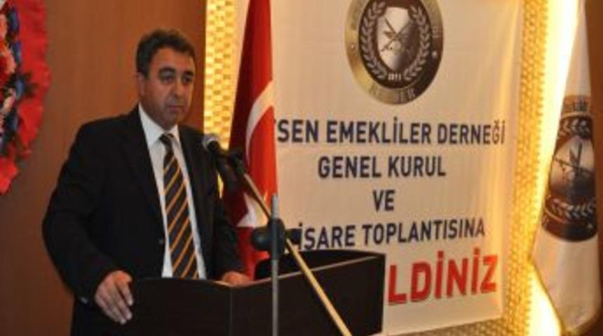 Re&rsquo;sen emekliler haklarını istiyor