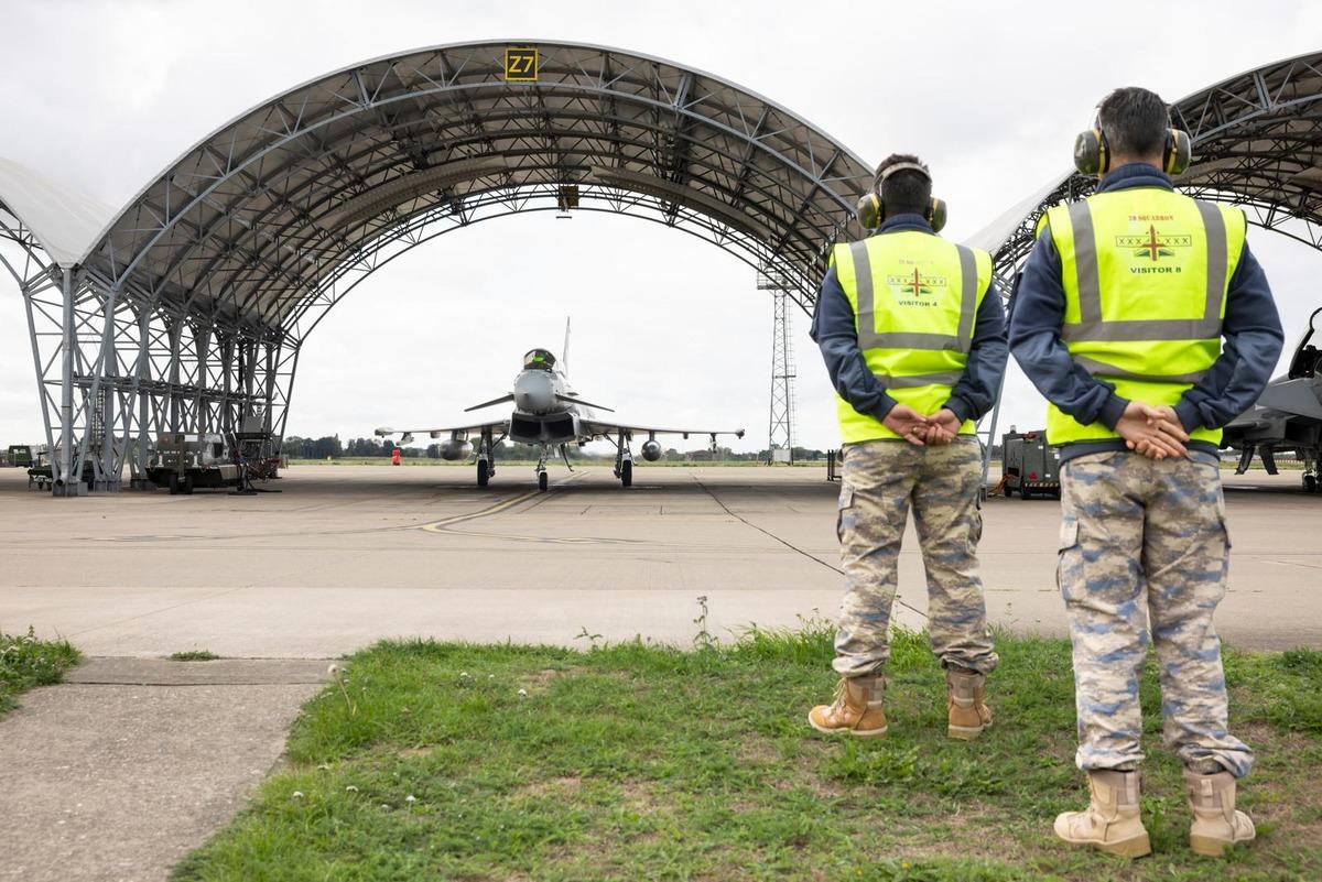 MSB heyeti İngiltere de Eurofighter bakım tesislerini inceledi 1