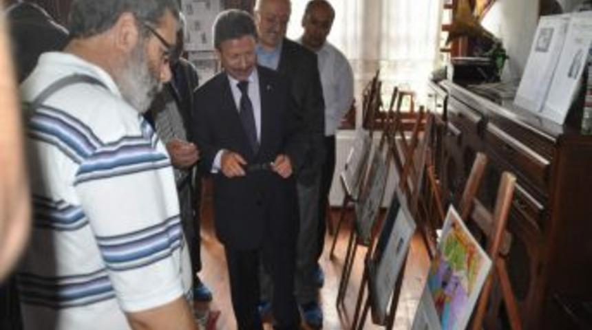 Abbas Sayar &ouml;l&uuml;m&uuml;n&uuml;n 12. yıl d&ouml;n&uuml;m&uuml;nde mezarı başında anıldı