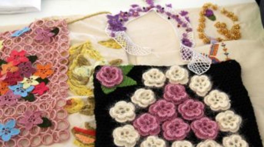 700 yıllık Atlas k&ouml;yl&uuml; kadınlar, ge&ccedil;mişin motiflerini gelecekle buluşturuyor