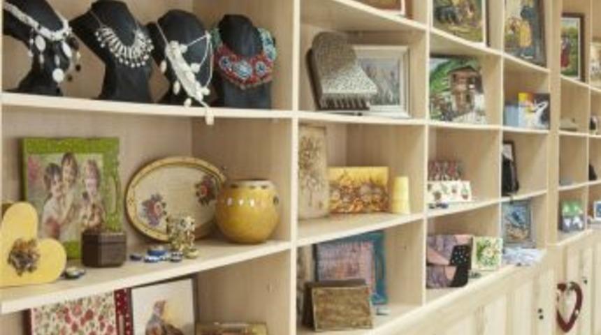 Meslek edindirme kursunda yapılan &uuml;r&uuml;nler 5 bin TL gelir getirdi