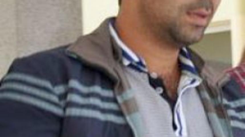 Savcı olduğunu s&ouml;yledi, 300 lira dolandırdı