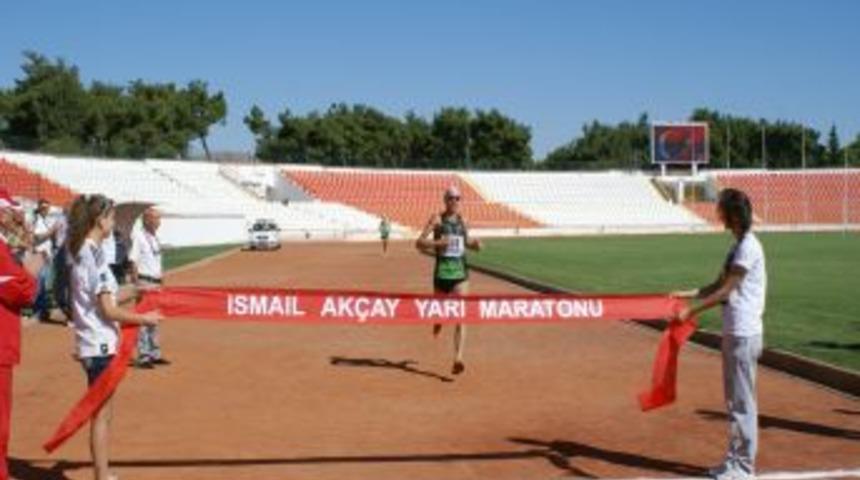 3. Uluslararası İsmail Ak&ccedil;ay Yarı Maratonu koşuldu