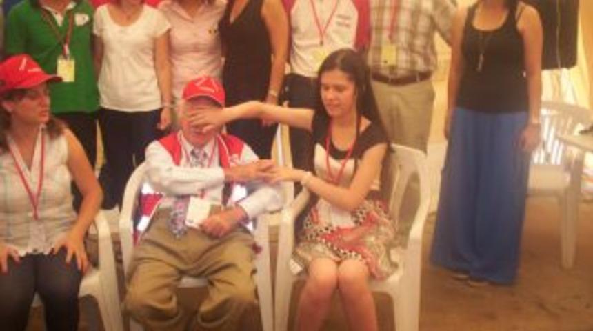 Yabancı g&ouml;rme engelliler İzmir&rsquo;de &acirc;fet eğitimi alıyor