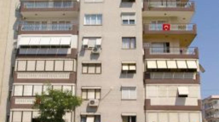 4. kattan d&uuml;şen gen&ccedil; &ouml;ld&uuml;