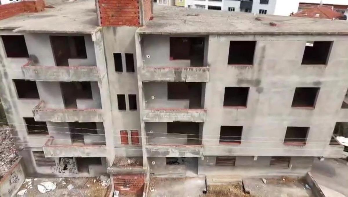 Karacabey de 30 yıldır tamamlanmayı bekleyen bina mahalleliyi tedirgin ediyor 3