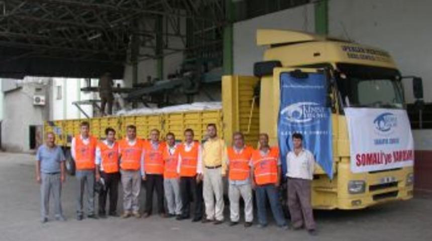 Sakaryalı hayırseverlerden Somali&rsquo;ye 1 TIR dolusu yardım