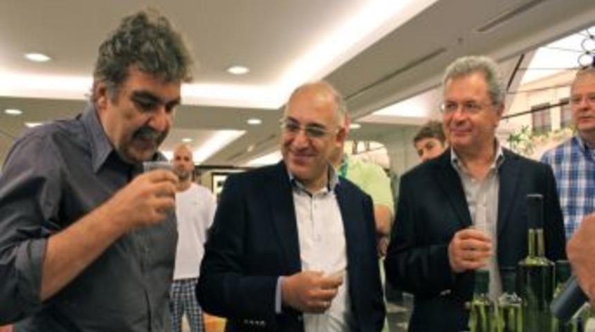 AVM&rsquo;de zeytinyagı şovu