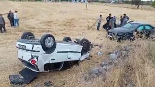 Otomobil park halindeki araca çarptı: 5 yaralı