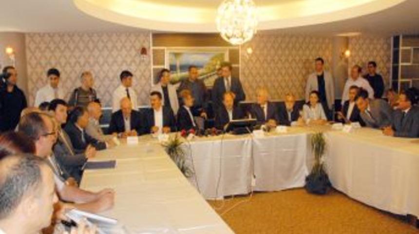 Akdağ, sağlık &ccedil;alışanlarına uygulanan şiddete karşı vatandaştan destek istedi