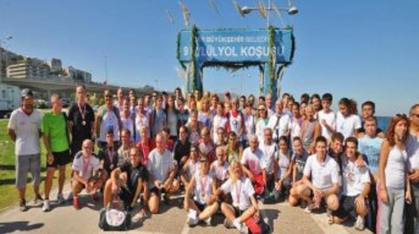 İzmir i&ccedil;in koştular