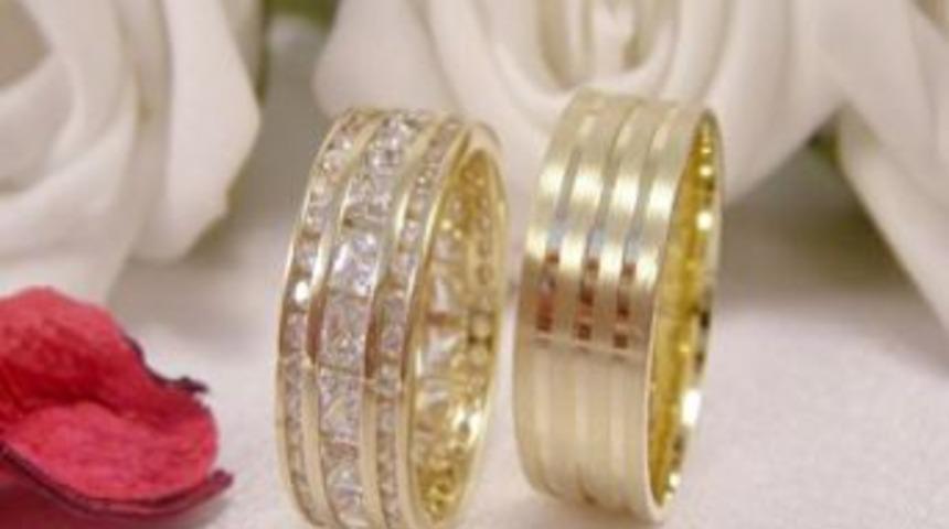 Pursaklar&rsquo;dan yeni evlilere balayı hediyesi