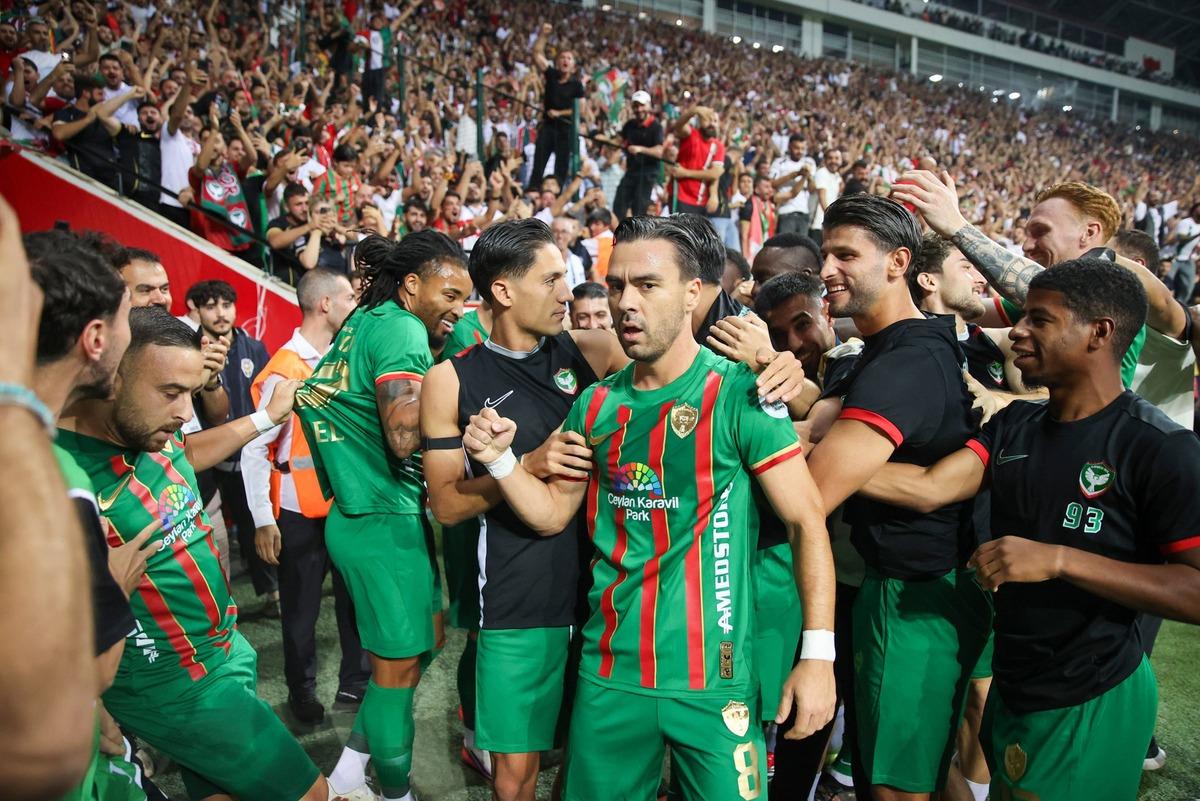 Beşiktaş isyanda! beIN Trio’da ortak görüş: penaltı ve kırmızı 2