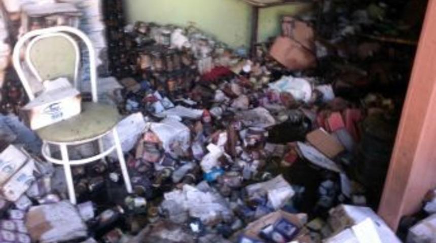 Doğal sağlık &uuml;r&uuml;nleri deposunda yangın