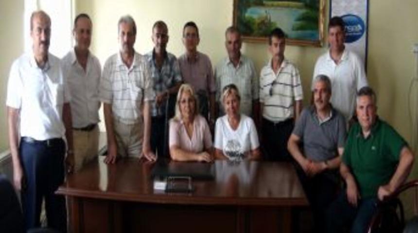 Darbe &ouml;ncesi birbirine silah &ccedil;ekenler aynı &ccedil;atı altında buluştu