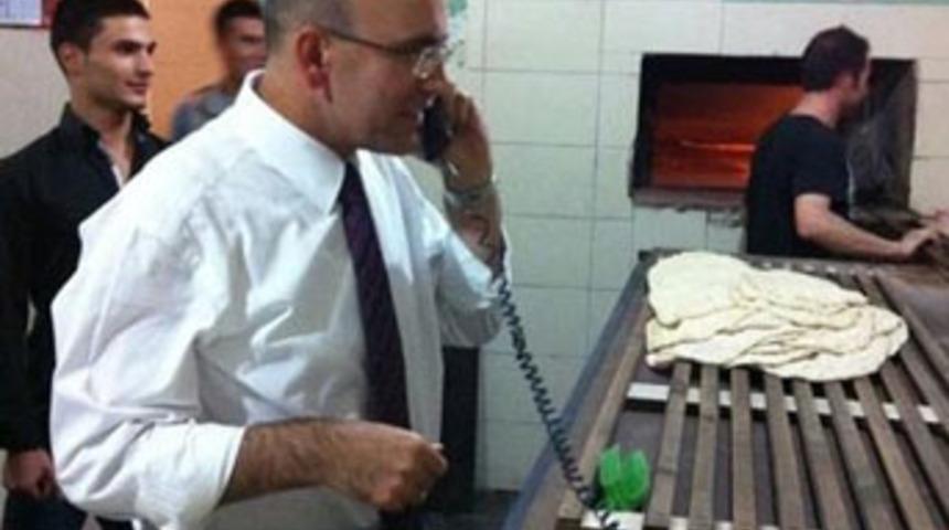 Sahur pideleri Bakan Şimşek'ten