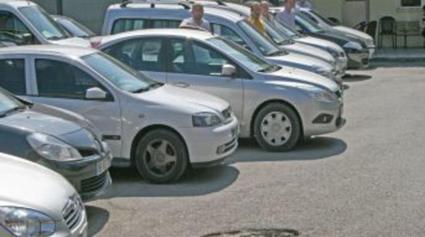 K&uuml;&ccedil;&uuml;kbaş hayvanların k&uuml;pelenmesi i&ccedil;in il&ccedil;elere ara&ccedil; takviyesi yapıldı