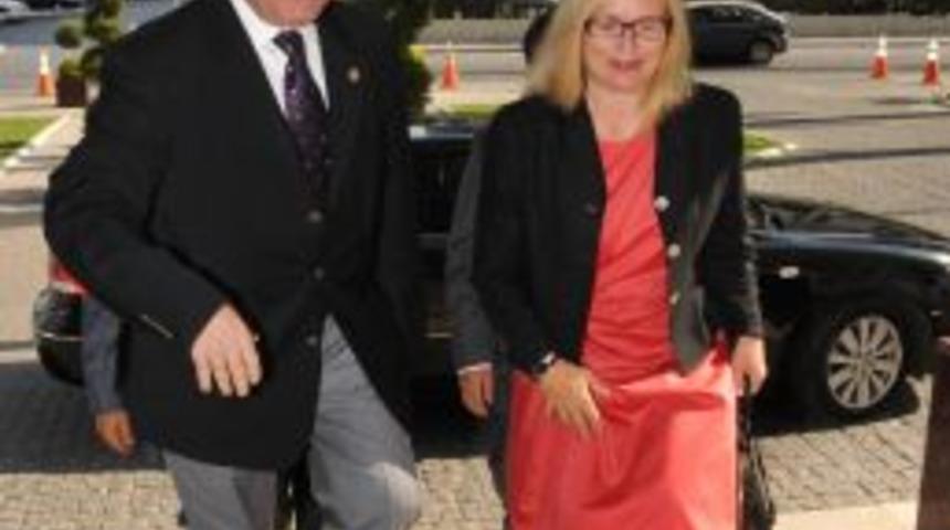 Avusturya, fuarın açılışına iki bakanla geliyor