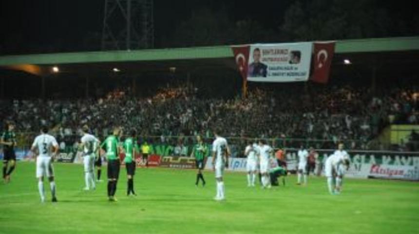 Tatangalar, şehit komiser ve eşini unutmadı