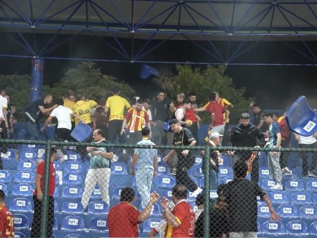 Kayserispor taraftarından deplasmanda b&uuml;y&uuml;k ayıp!