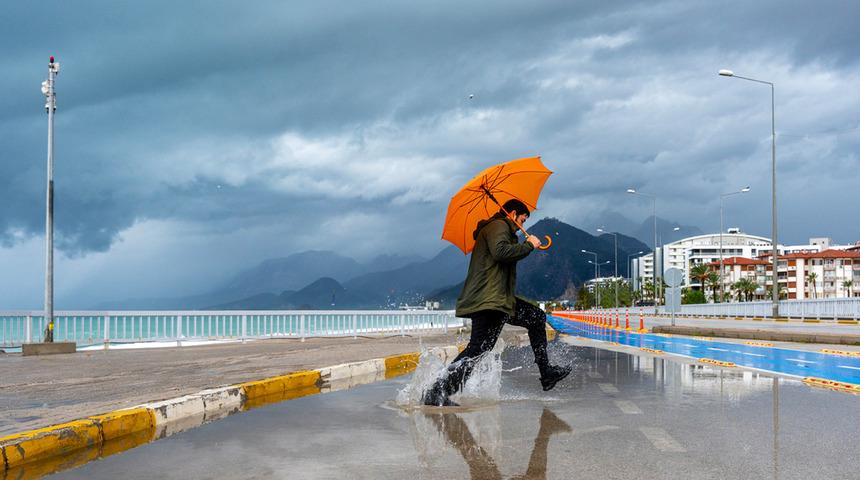 Meteoroloji 15 kenti uyardı! Sağanak ve toz taşınımı geliyor