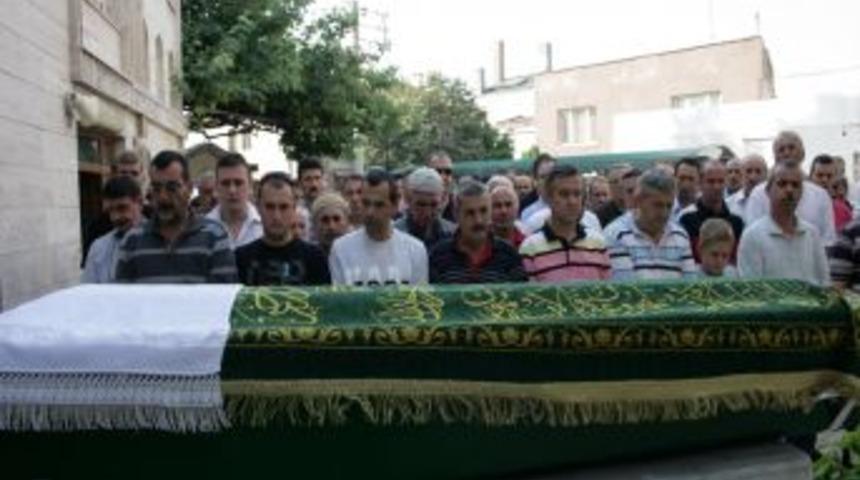 Bursasporluları &uuml;zen Bayram Erdemli toprağa verildi