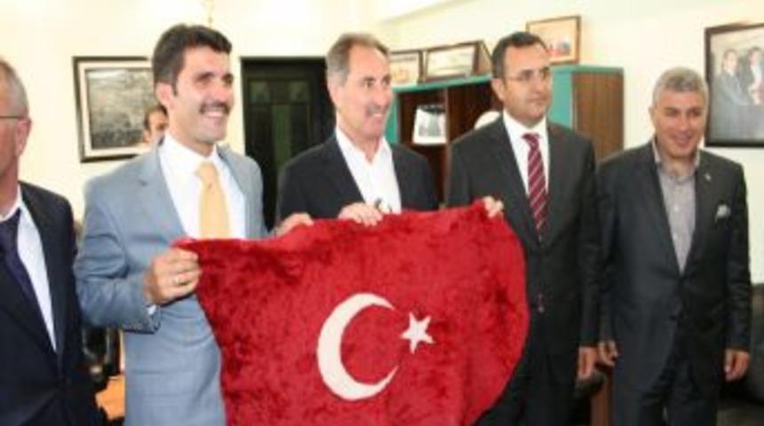 Bakan G&uuml;nay: Tarihimize sahip &ccedil;ıkarak geleceğimize sahip &ccedil;ıkıyoruz