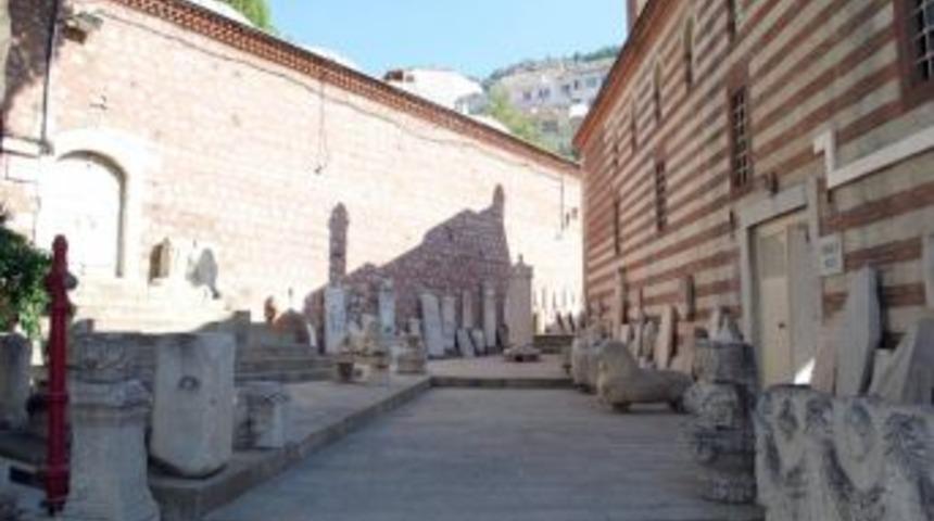 Manisa Arkeoloji M&uuml;zesi rutubet gerek&ccedil;esiyle 11 yıldır kapalı