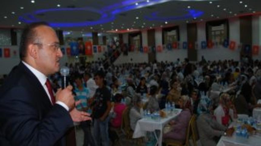 "Memleketi idare ediyormuş gibi yapmıyoruz, ger&ccedil;ekten memleket idare ediyoruz"