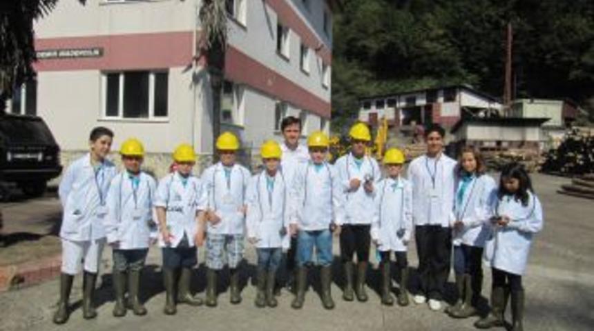 &Uuml;st&uuml;n zekalı &ccedil;ocuklar i&ccedil;in ilk kez doğa ve bilim kampı d&uuml;zenlendi