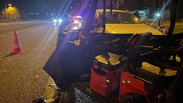 Tavşanlı’da otomobil elektrikli bisiklete çarptı: 2 yaralı 1