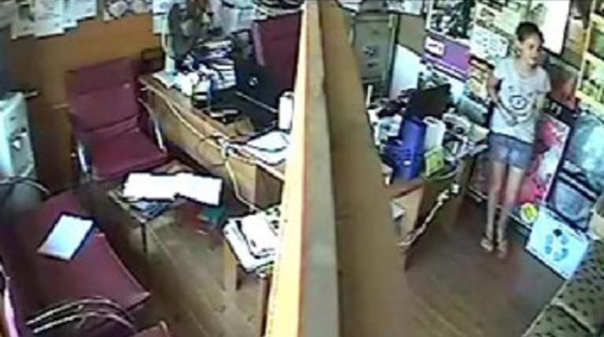 K&uuml;&ccedil;&uuml;k kız dehşeti yaşadı