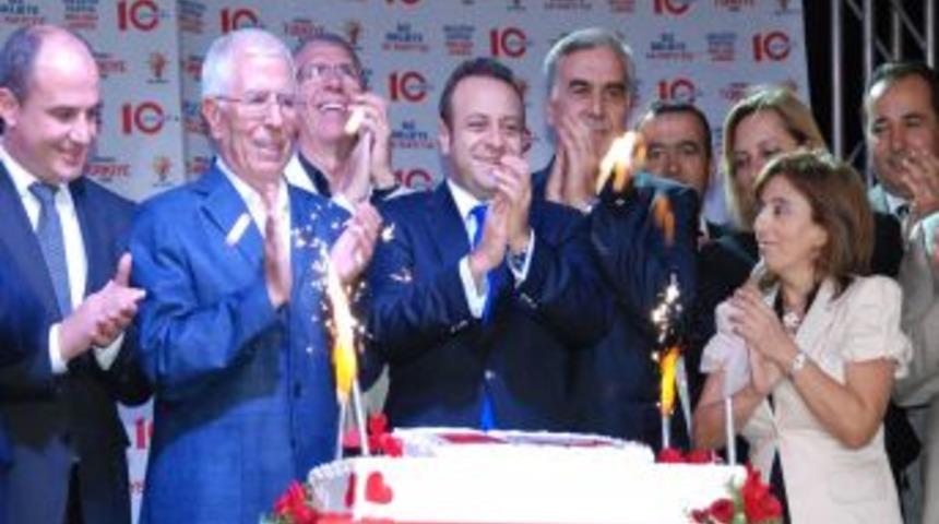 Bağış: AB b&uuml;y&uuml;k d&uuml;ş&uuml;nmeli, T&uuml;rkiye'nin &ouml;n&uuml;ndeki siyasi engelleri kaldırmalıdır