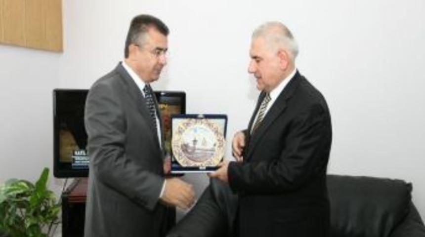 MEB M&uuml;steşar Yardımcısı Sabaz, Vali Lekesiz&rsquo;i ziyaret etti