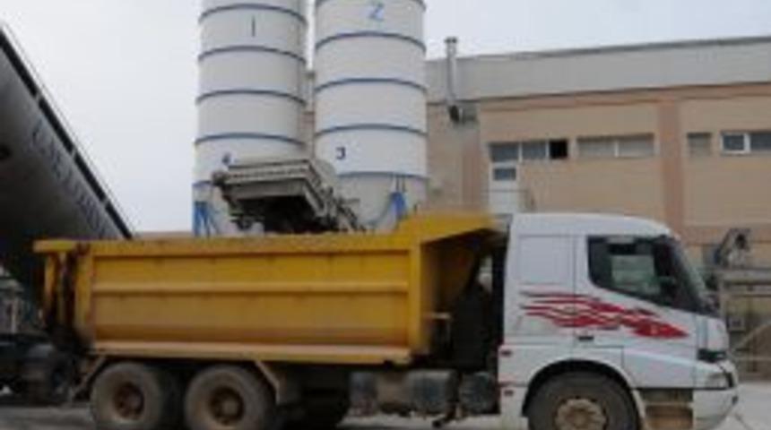 İzmir B&uuml;y&uuml;kşehir arıtma &ccedil;amurlarını kurutup tarımda kullanacak