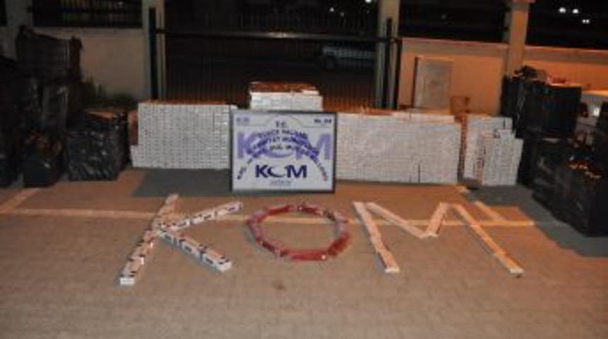 D&uuml;zce&rsquo;de 42 bin 500 paket ka&ccedil;ak sigara yakalandı