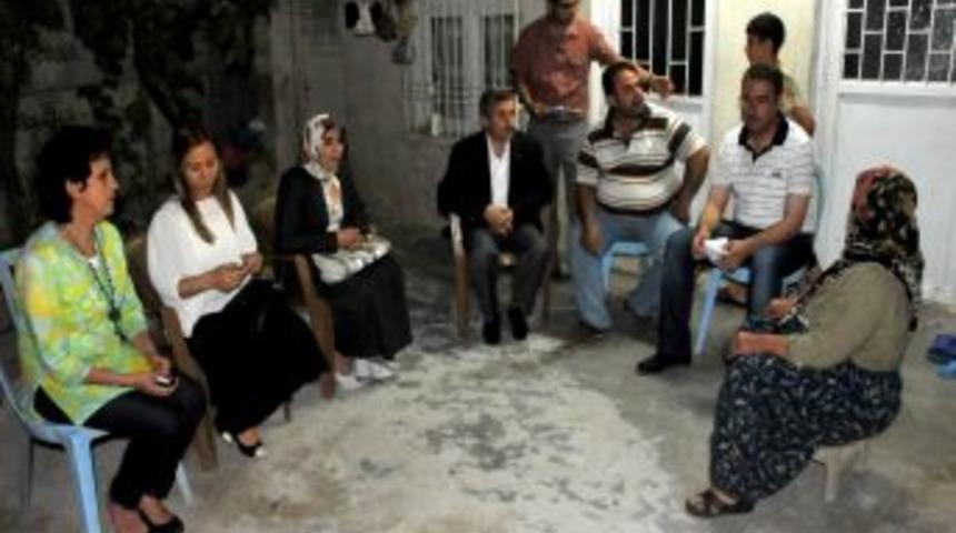 Şahinbey Belediyesi, gıda paketlerini gece dağıtıyor