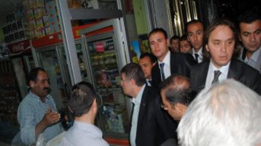 Bakan Şahin, Hakkari&rsquo;de teleskopla aya baktı