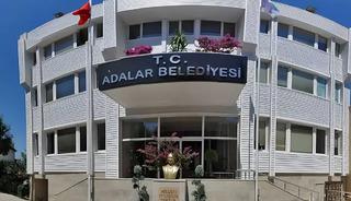 Siyasetin g&uuml;ndemi bunu konuşuyor! İsmail Saymaz'dan &ccedil;arpıcı iddia: 'Bir belediye daha AK Parti'ye ge&ccedil;ebilir'