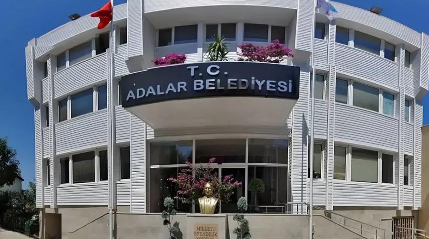 Siyasetin g&uuml;ndemi bunu konuşuyor! İsmail Saymaz'dan &ccedil;arpıcı iddia: 'Bir belediye daha AK Parti'ye ge&ccedil;ebilir'