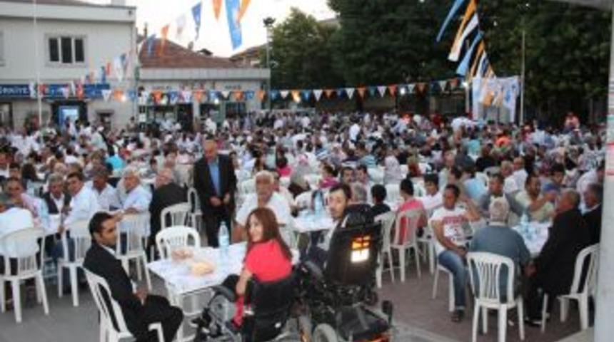 AK Parti Kırşehir'de 3 bin kişiye iftar verdi