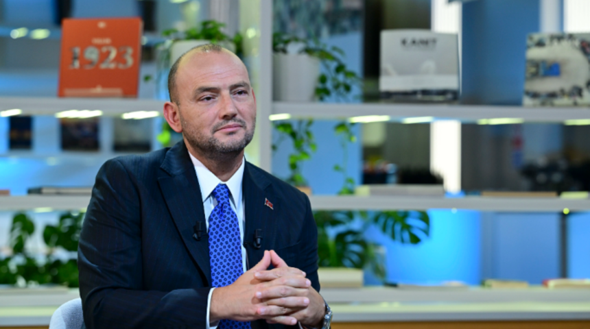 M&Uuml;SİAD Başkanı Burhan &Ouml;zdemir&rsquo;den faiz mesajı! &ldquo;&Ccedil;ok keskin d&uuml;ş&uuml;şler beklememek gerekiyor&rdquo;