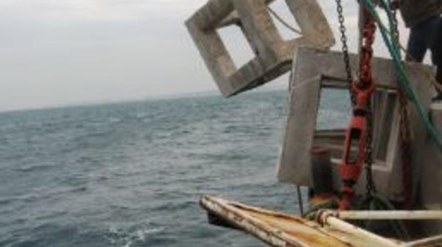 Yapay resifler balık&ccedil;ıların y&uuml;z&uuml;n&uuml; g&uuml;ld&uuml;rd&uuml;