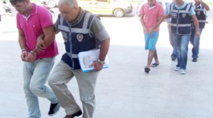 Piyasaya sahte para s&uuml;ren 3 kişi yakalandı