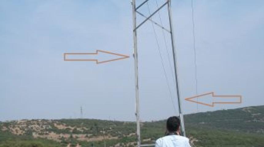 Elektrik direklerindeki demir par&ccedil;aları &ccedil;aldılar