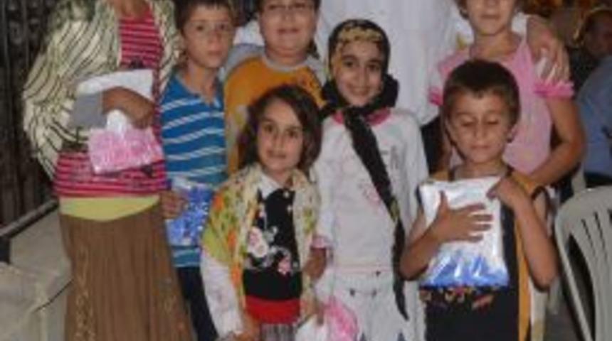 Denizli&rsquo;de &ccedil;ocukların bayram hediyesi tiş&ouml;rtler belediyeden