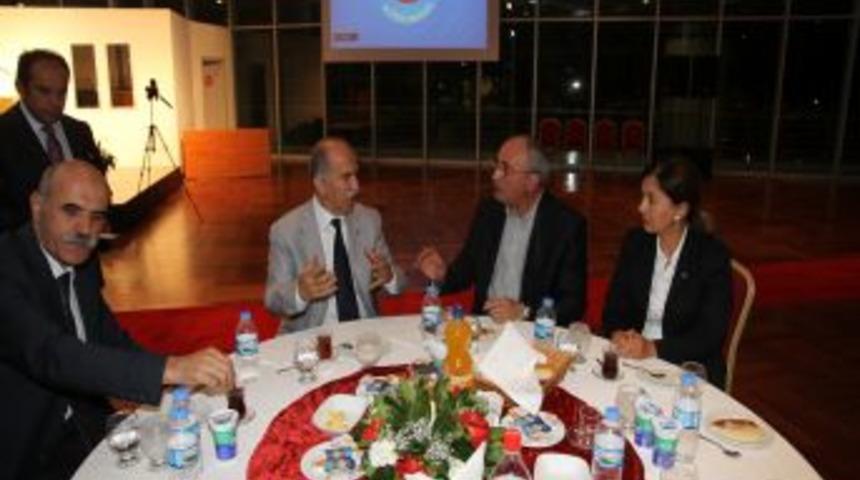 Vali Harput: İnsanlar bu ayda yardımlaşmayı, paylaşmayı ve sevmeyi &ouml;ğreniyor