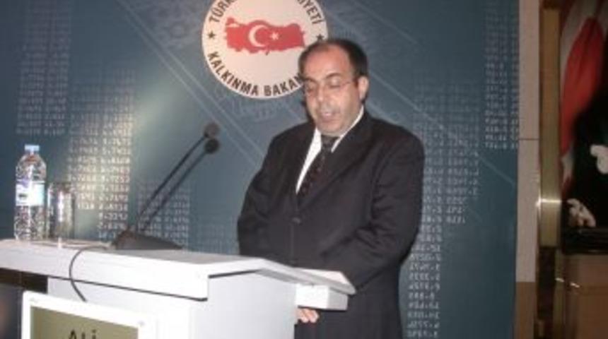 Sanayici &Ouml;zbaş: Kayseri ve Gaziantep&rsquo;i g&ouml;r&uuml;nce İzmir&rsquo;den utanıyorum