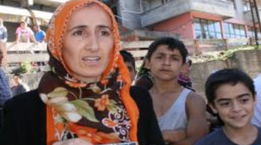 Bebeği kanserden &ouml;len annenin baz istasyonu tepkisi