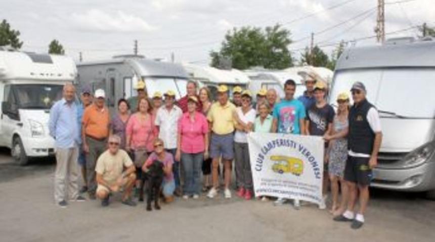 İtalyan turistler Sıcak &Ccedil;ermik'te kampa girdi